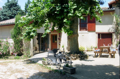 Location  n�G79771 � CHARPEY (26)