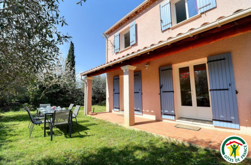 Location  n�G182008 � MIRABEL-AUX-BARONNIES (26)