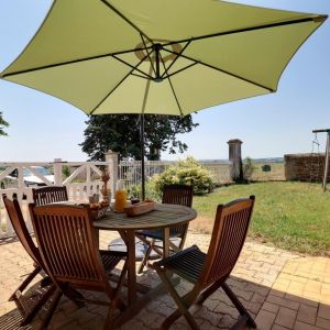 Location  n�G216008 � SAINT-JEAN-DE-GALAURE (26)