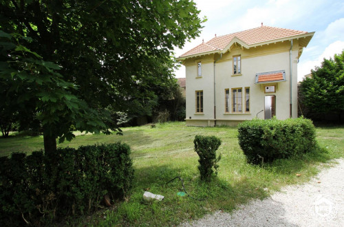 Location  n�G338005 � SAUZET (26)