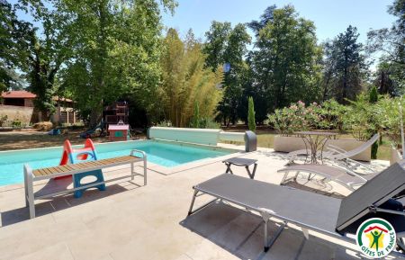 Piscine partagée ouverte de 10h à 20h de mai à septembre Gîte n°G71007 Chanos-Curson - Drôme - Piscine partagée ouverte de 10h à 20h de mai à septembre