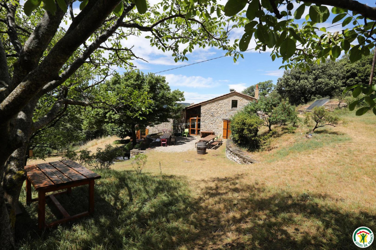 Gîte de groupe Fontlargias - GÎte D'etape à Roche Saint Secret Beconne en DROME PROVENCALE (La Drôme) N°G276006