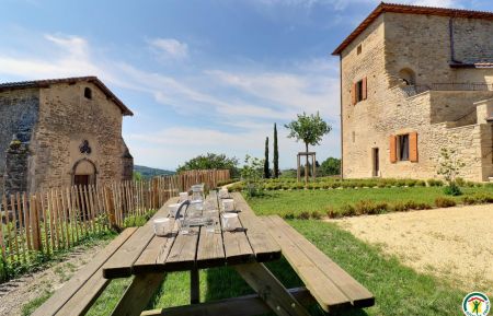 G&icirc;te n&deg;G28287 Bathernay - Dr&ocirc;me - Table ext&eacute;rieure d&eacute;di&eacute;e au g&icirc;te, jardin &agrave; partager avec les clients des autres logements