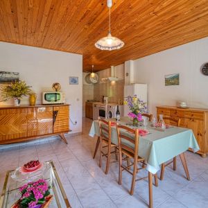 Location  n�G286001 � ROUSSIEUX (26)