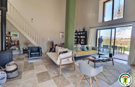 G&icirc;te n&deg;G144015 Grane - Dr&ocirc;me - Salon 