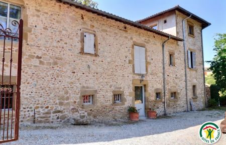 G&icirc;te n&deg;G71007 Chanos-Curson - Dr&ocirc;me - Terrasse exterieur arbor&eacute;e 