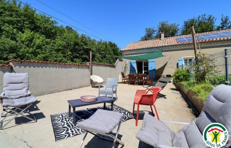 G&icirc;te n&deg;G121000 Espeluche - Dr&ocirc;me - Terrasse privative : transats