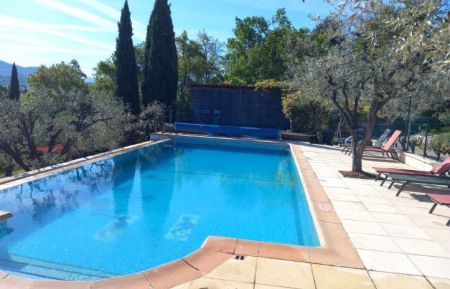 G&icirc;te n&deg;G182030 Mirabel-aux-Baronnies - Dr&ocirc;me - La piscine, de tr&egrave;s belle taille, n'attend plus que vous pour en profiter!